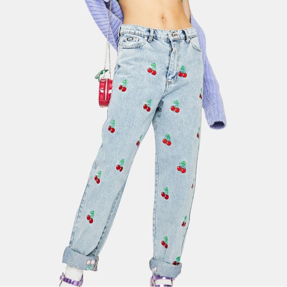 MINGA CHERRY EMBROIDERED DENIM MOM JEANS SIZE 8
